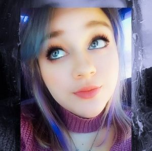 Meet your Posher, Brittney